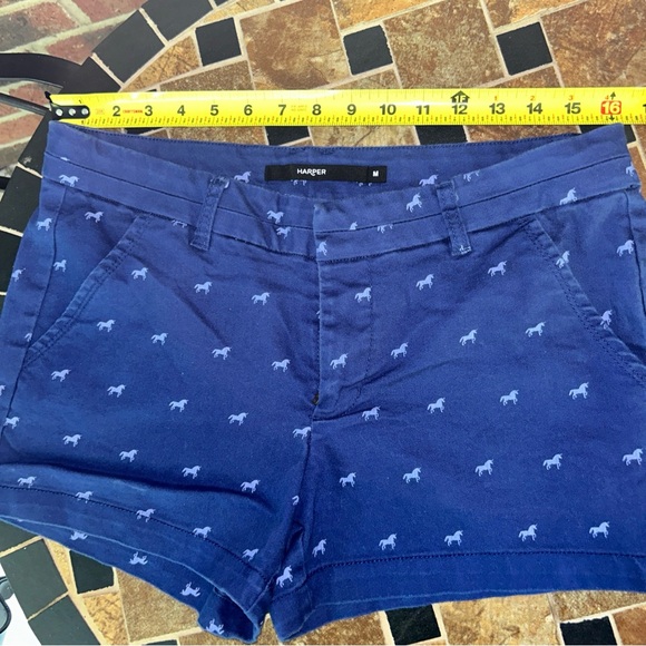 Harper Womens Shorts Size Medium blue unicorn Whimsical inseam 3 stretch - Picture 5 of 9